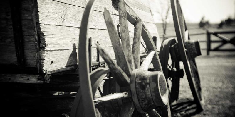 地产项目标识系统全周期管理：从营销中心到社区归家的品牌落地策略