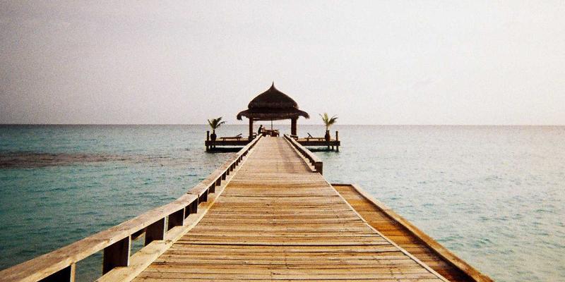 旅游景区标识系统规划：文化叙事、生态友好与游客动线管理的融合设计